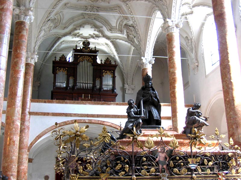 Hofkirche : le Mausolée de Maximilien I<sup>er</sup>