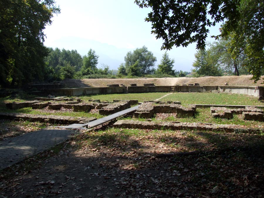 Dion - le théâtre romain