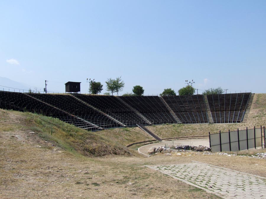 Dion - le théâtre grec
